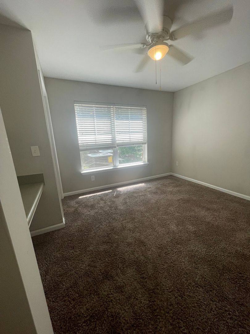 Apartment for rent at 3930 Cherokee Woods Way, Knoxville, TN 37920