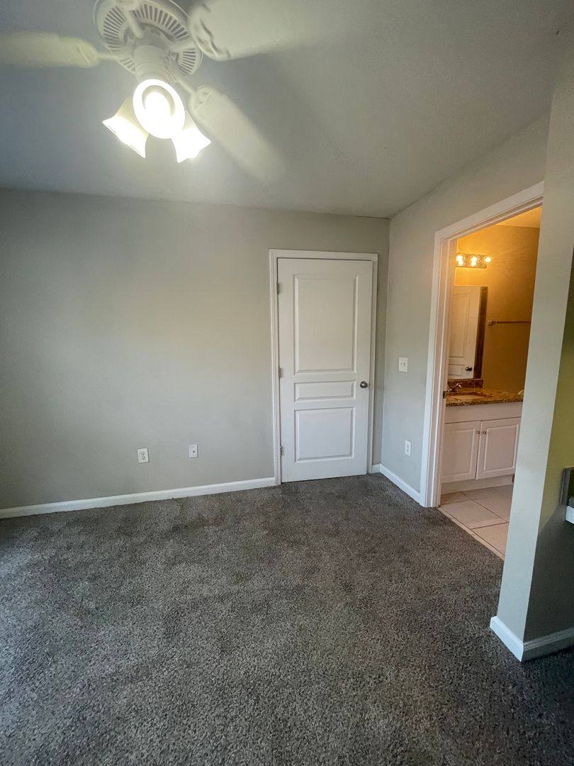 Apartment for rent at 3930 Cherokee Woods Way, Knoxville, TN 37920