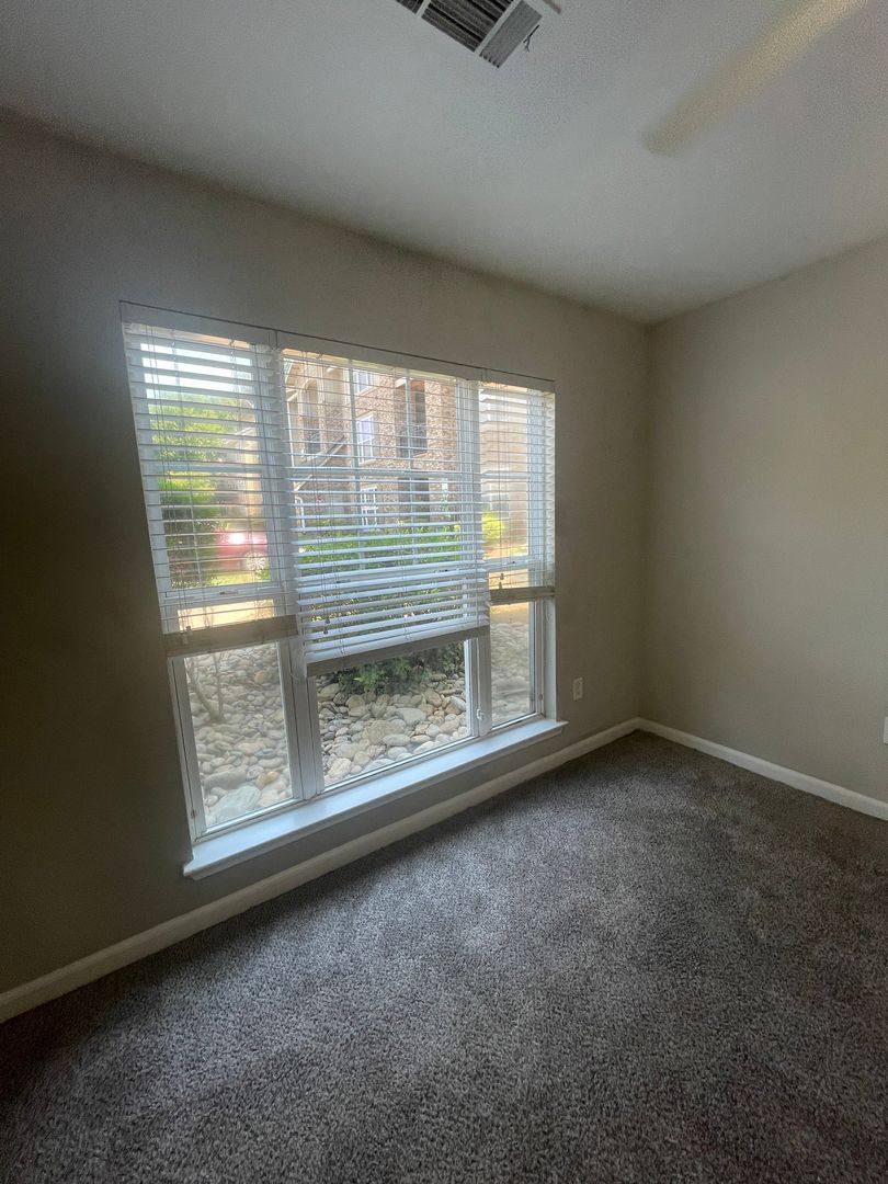 Apartment for rent at 3930 Cherokee Woods Way, Knoxville, TN 37920