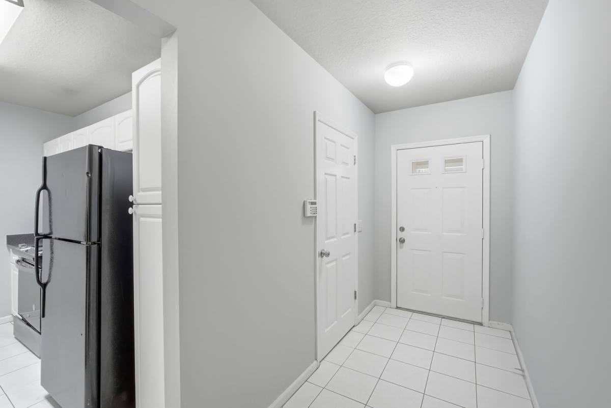 Townhouse for rent at 3731 W Cass St, Tampa, FL 33609