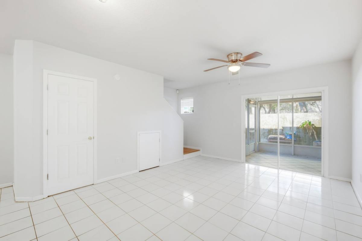 Townhouse for rent at 3731 W Cass St, Tampa, FL 33609