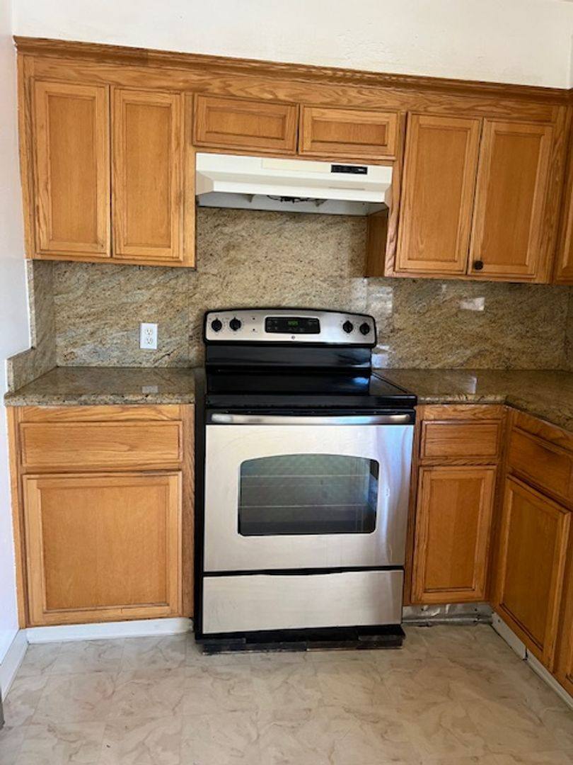 Apartment for rent at 149-151 N Santa Rita St, Los Banos, CA 93635
