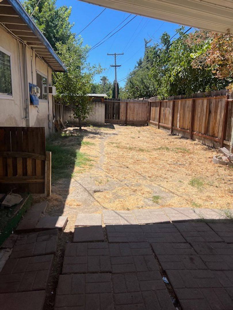Apartment for rent at 149-151 N Santa Rita St, Los Banos, CA 93635