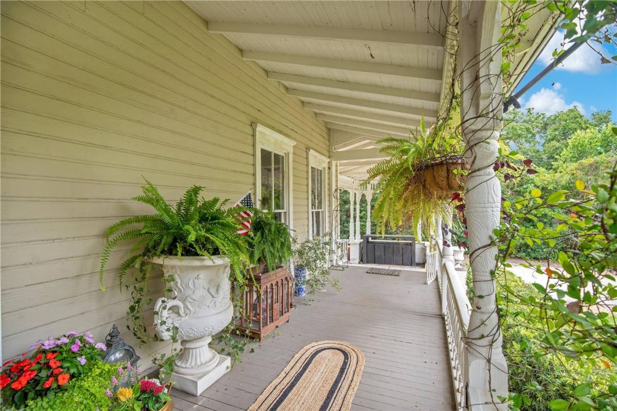 House for rent at 614 Lake Ave, Orlando, FL 32801