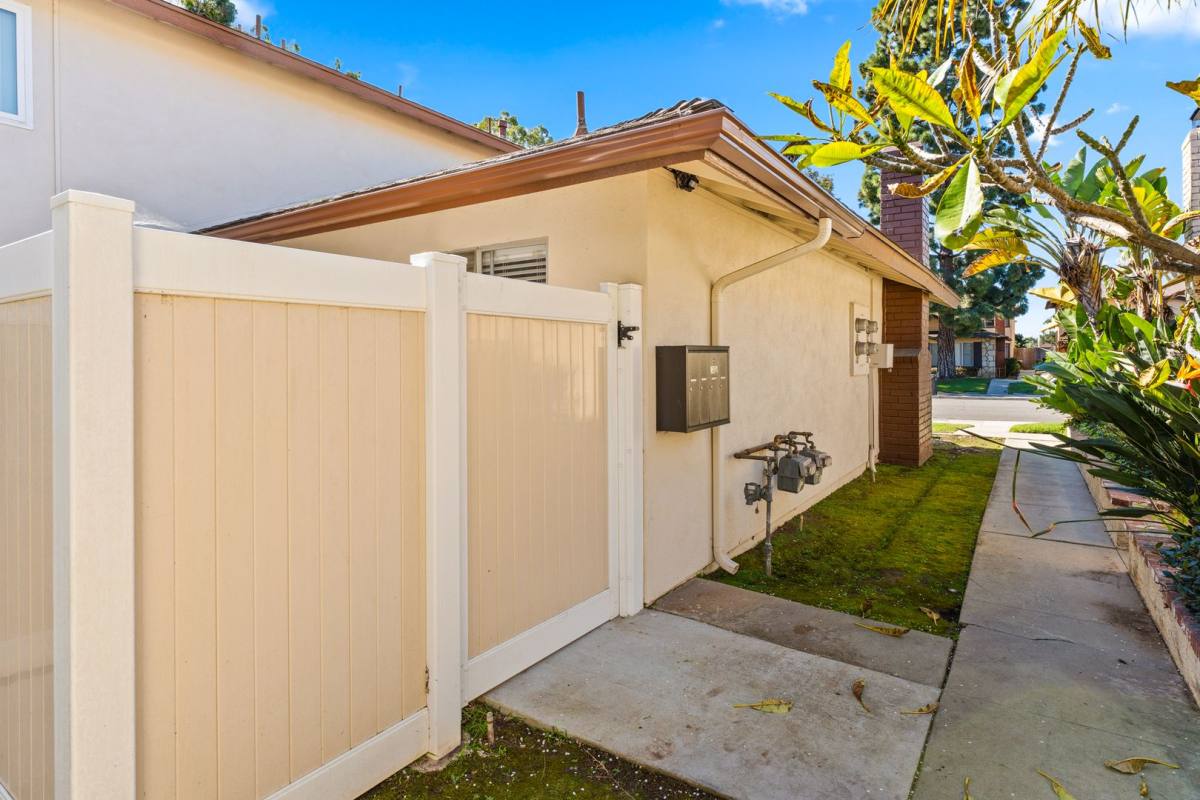 Apartment for rent at 17972 Baron Circle, Huntington Beach, CA 92647