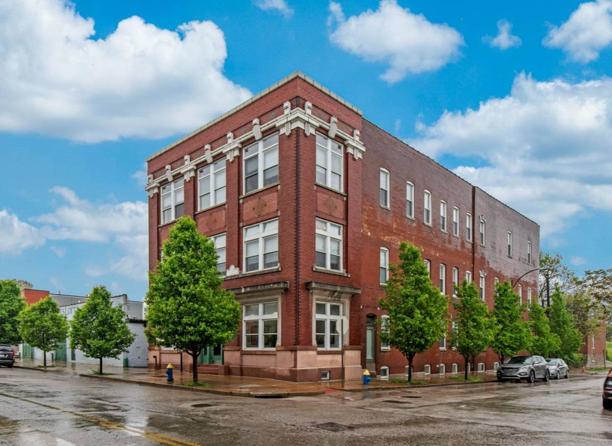 Apartment for rent at 3301 Park Ave, Saint Louis, MO 63104