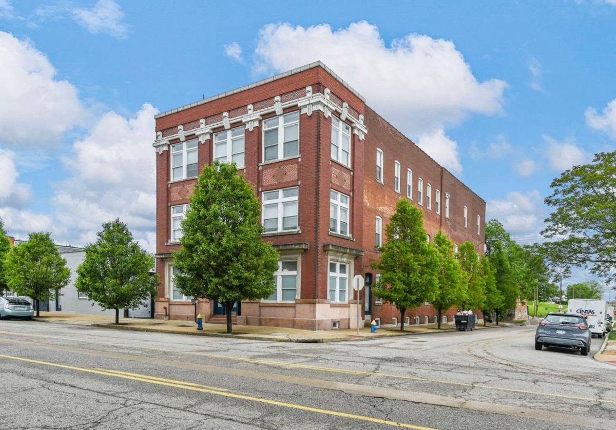 Apartment for rent at 3301 Park Ave, Saint Louis, MO 63104