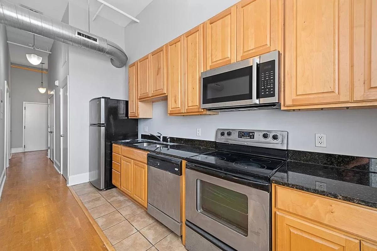 Apartment for rent at 3301 Park Ave, Saint Louis, MO 63104