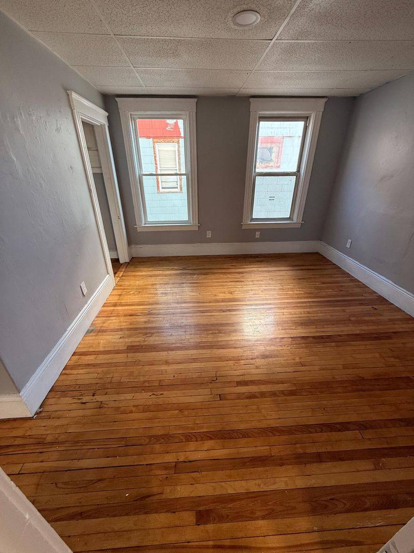 Apartment for rent at 275 Grafton St, Worcester, MA 01604