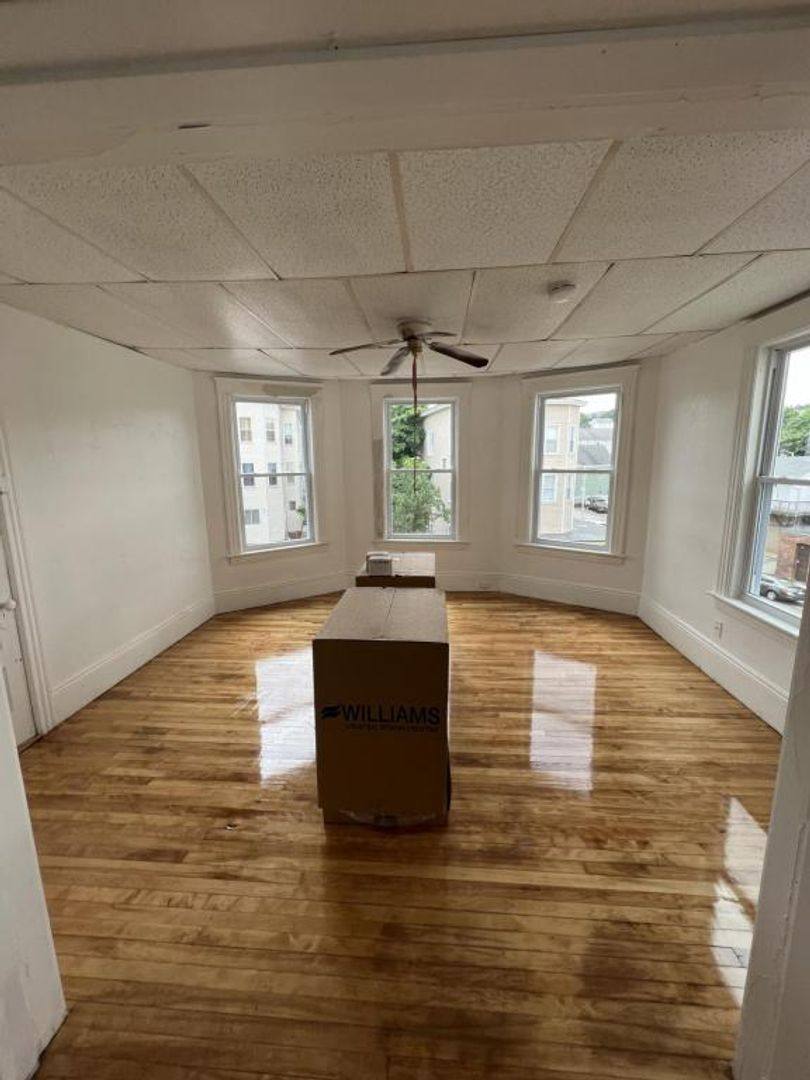 Apartment for rent at 275 Grafton St, Worcester, MA 01604