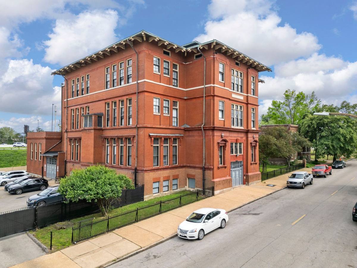 Apartment for rent at 4528 Nebraska St, Saint Louis, MO 63111
