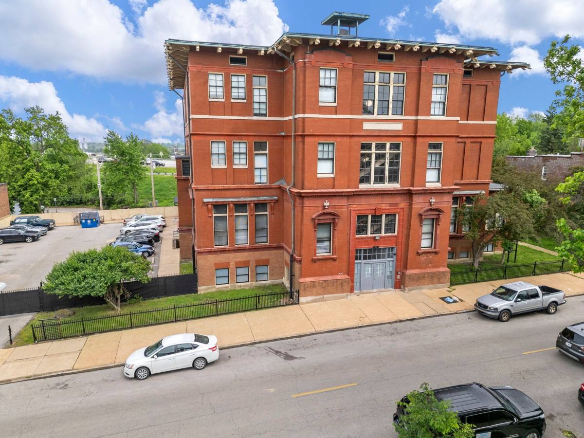 Apartment for rent at 4528 Nebraska St, St. Louis, MO 63111