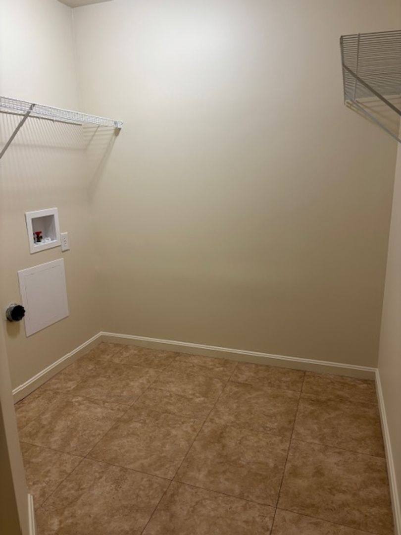 Apartment for rent at 1952 Colts Lane, Evansville, IN 47714