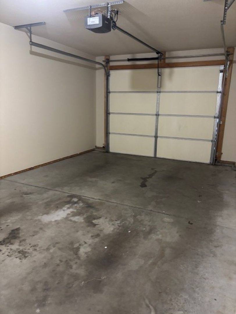 Apartment for rent at 1952 Colts Lane, Evansville, IN 47714