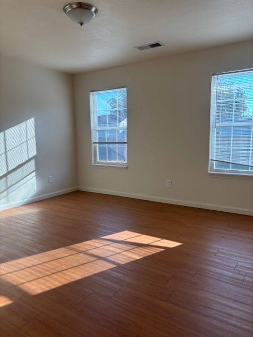Apartment for rent at 1952 Colts Lane, Evansville, IN 47714