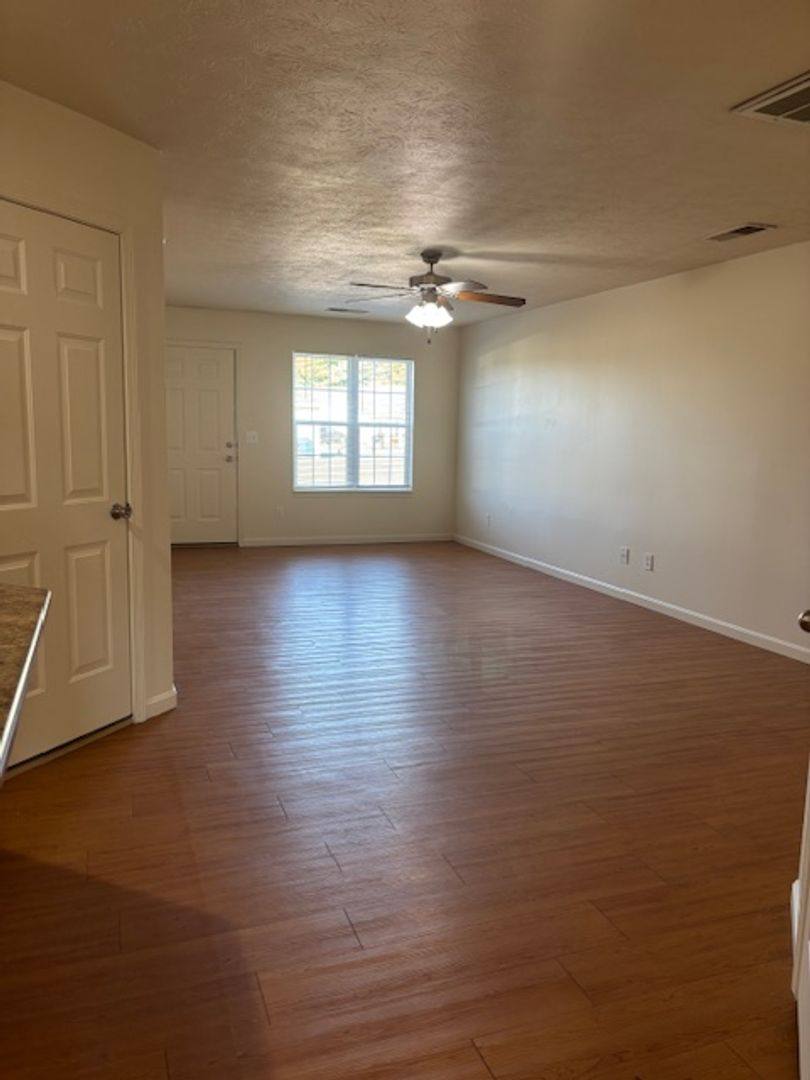 Apartment for rent at 1952 Colts Lane, Evansville, IN 47714