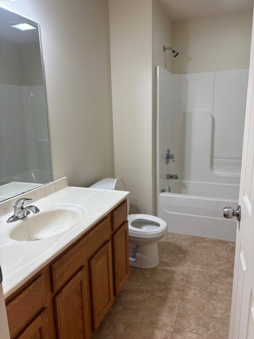 Apartment for rent at 1952 Colts Lane, Evansville, IN 47714
