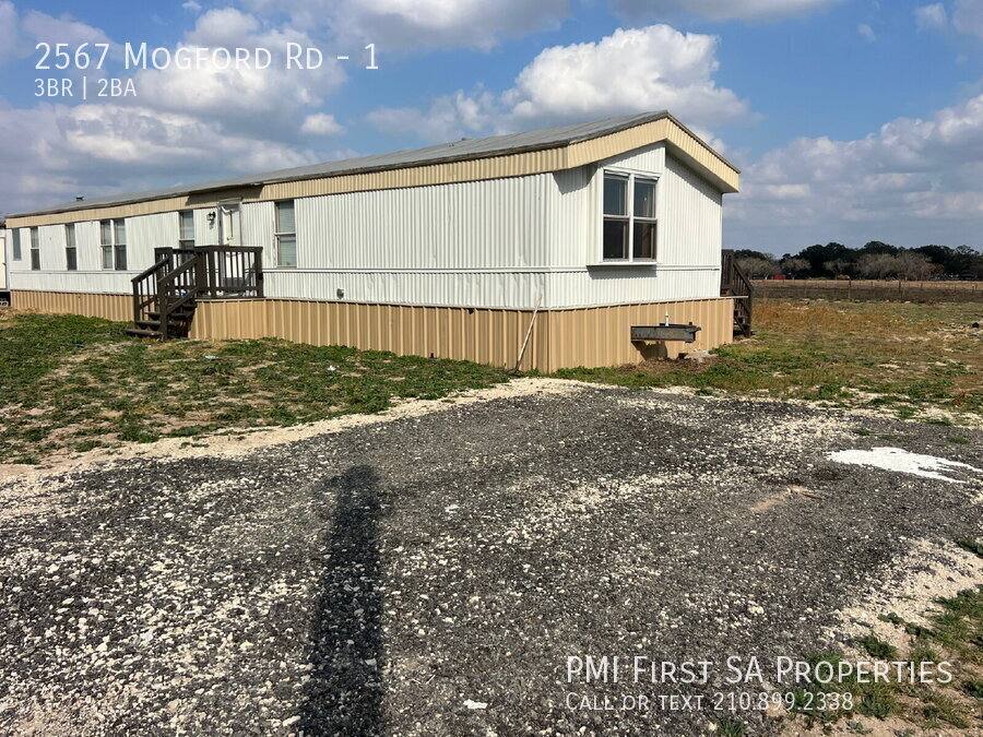 Apartment for rent at 2567 Mogford Rd #1, San Antonio, TX 78264