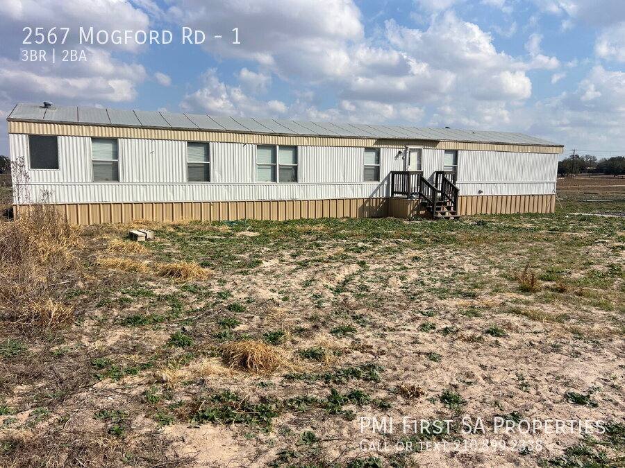 Apartment for rent at 2567 Mogford Rd #1, San Antonio, TX 78264