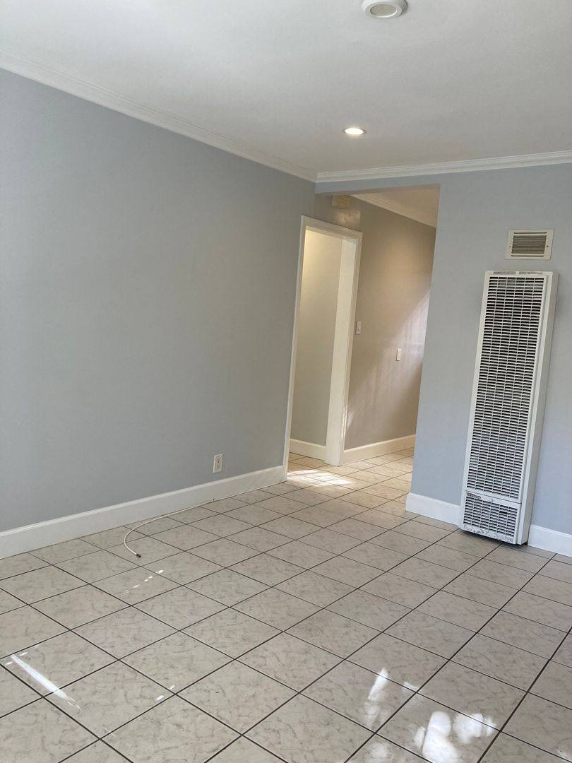 Apartment for rent at 530 Junipero Ave, Long Beach, CA 90814