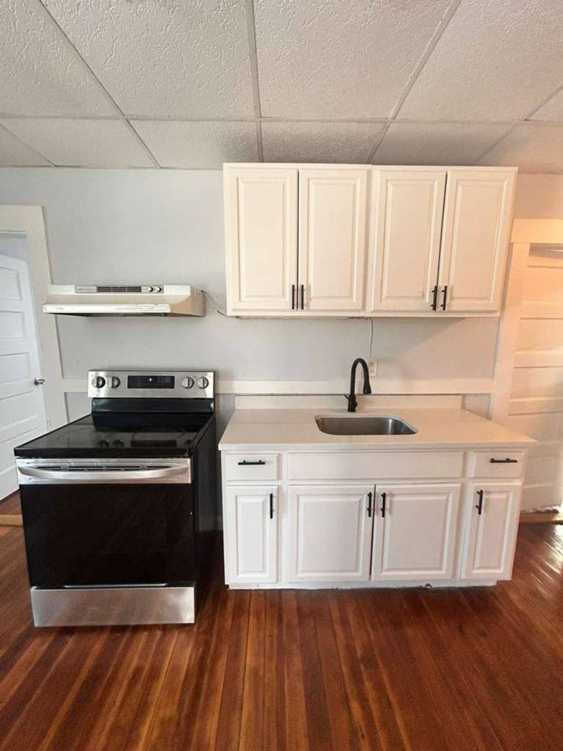 Apartment for rent at 664 Main St, Southbridge, MA 01550