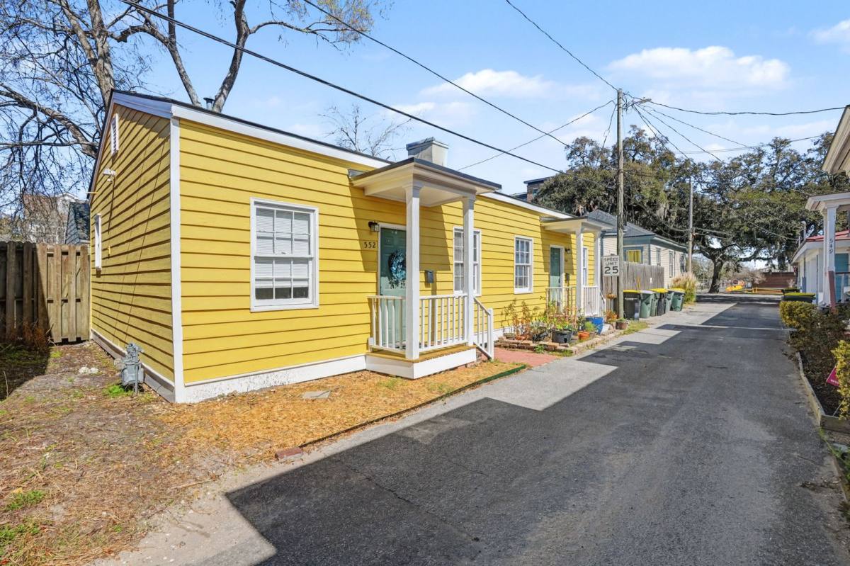 Apartment for rent at 552 E Macon St, Savannah, GA 31401