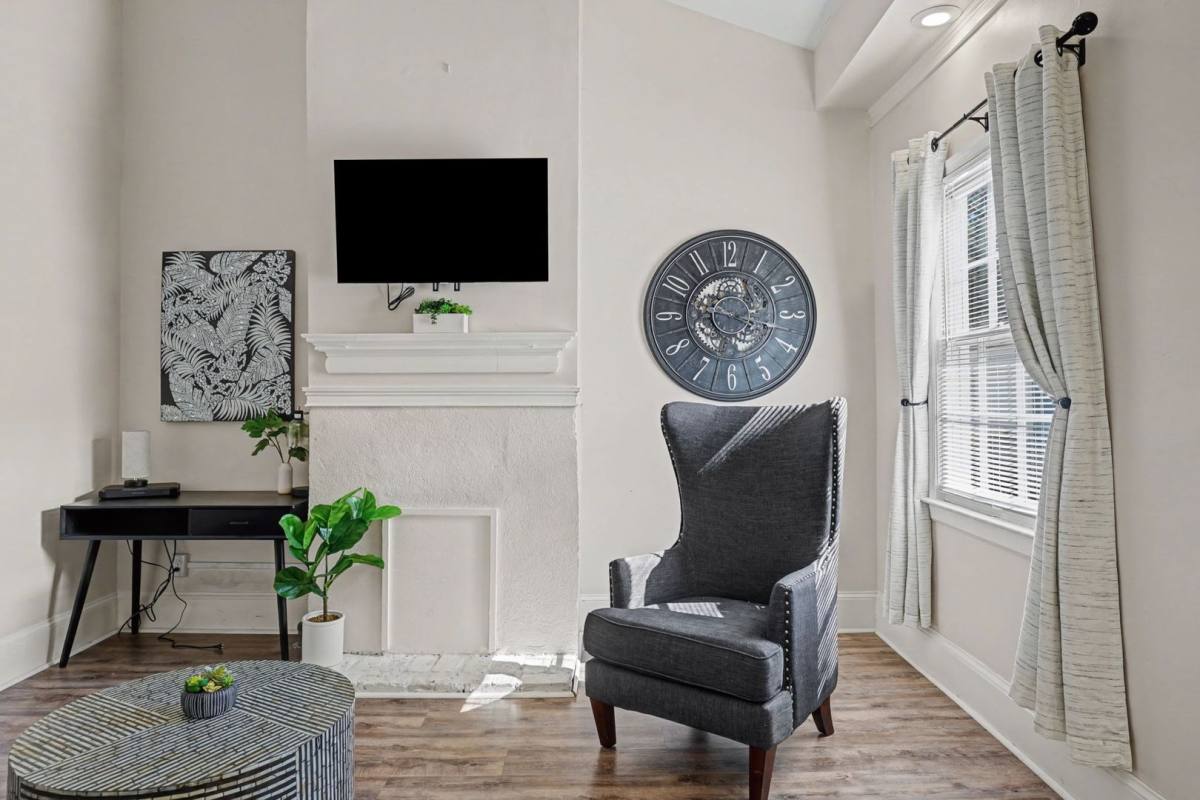 Apartment for rent at 552 E Macon St, Savannah, GA 31401