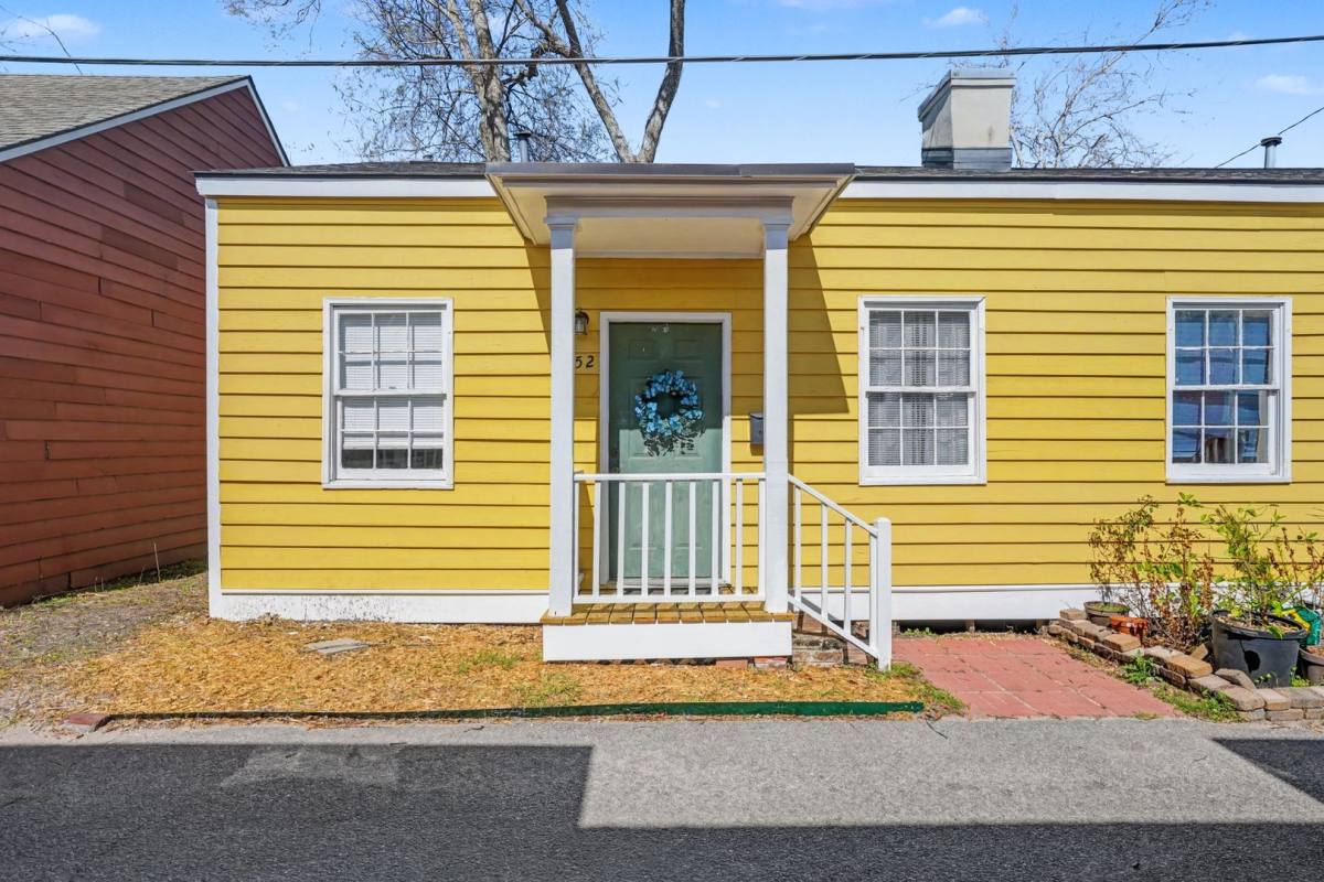 Apartment for rent at 552 E Macon St, Savannah, GA 31401