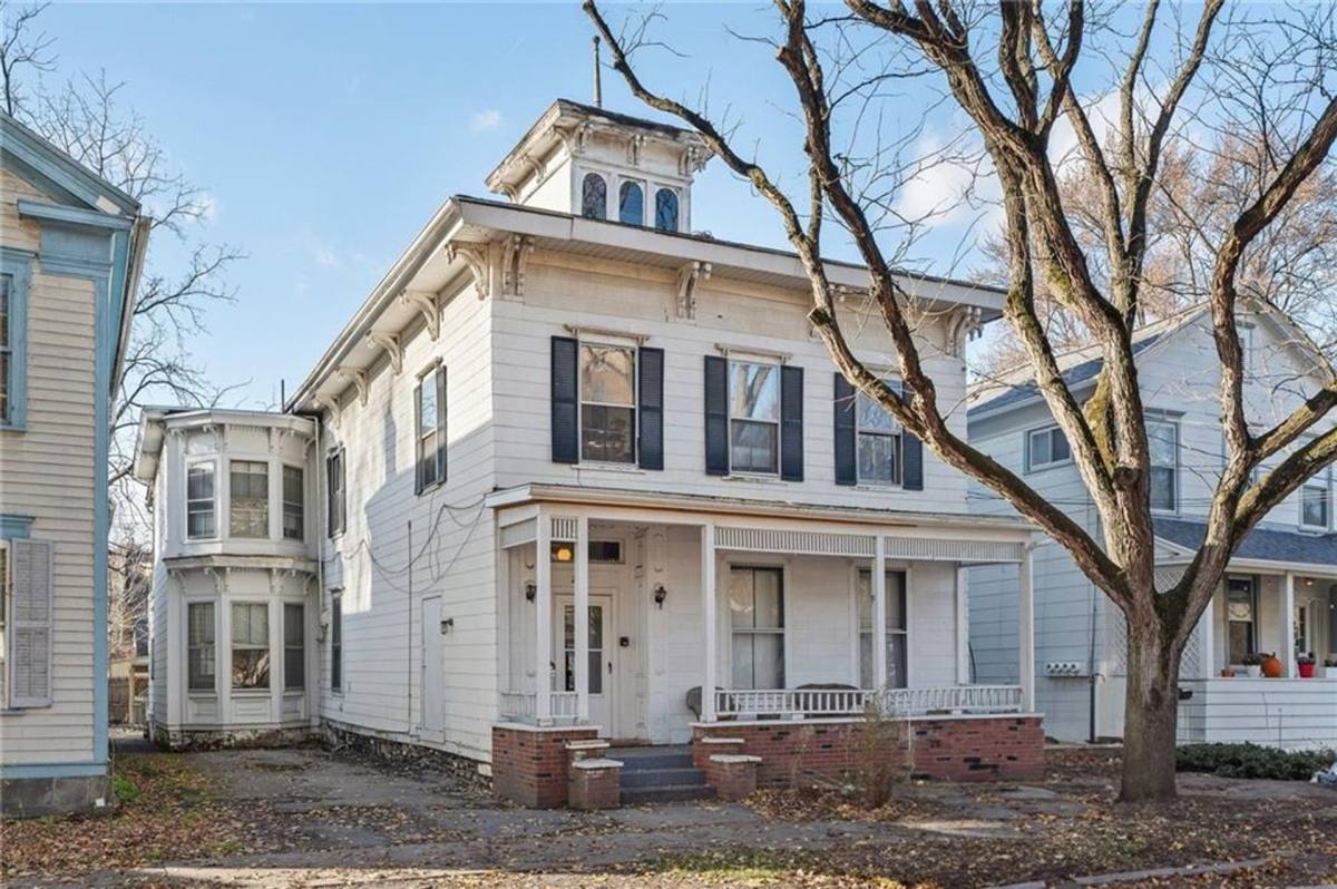 Apartment for rent at 222 S Geneva St, Ithaca, NY 14850