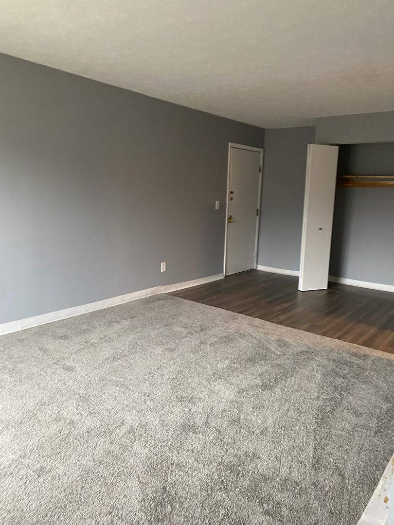 Apartment for rent at 17572 Lake Shore Blvd, Cleveland, OH 44119