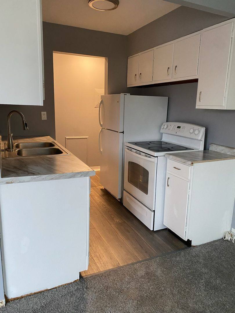 Apartment for rent at 17572 Lake Shore Blvd, Cleveland, OH 44119