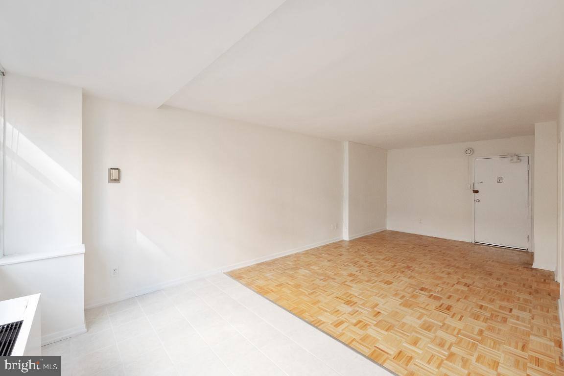 Townhouse for rent at 940 25th St NW #103S, Washington, DC 20037