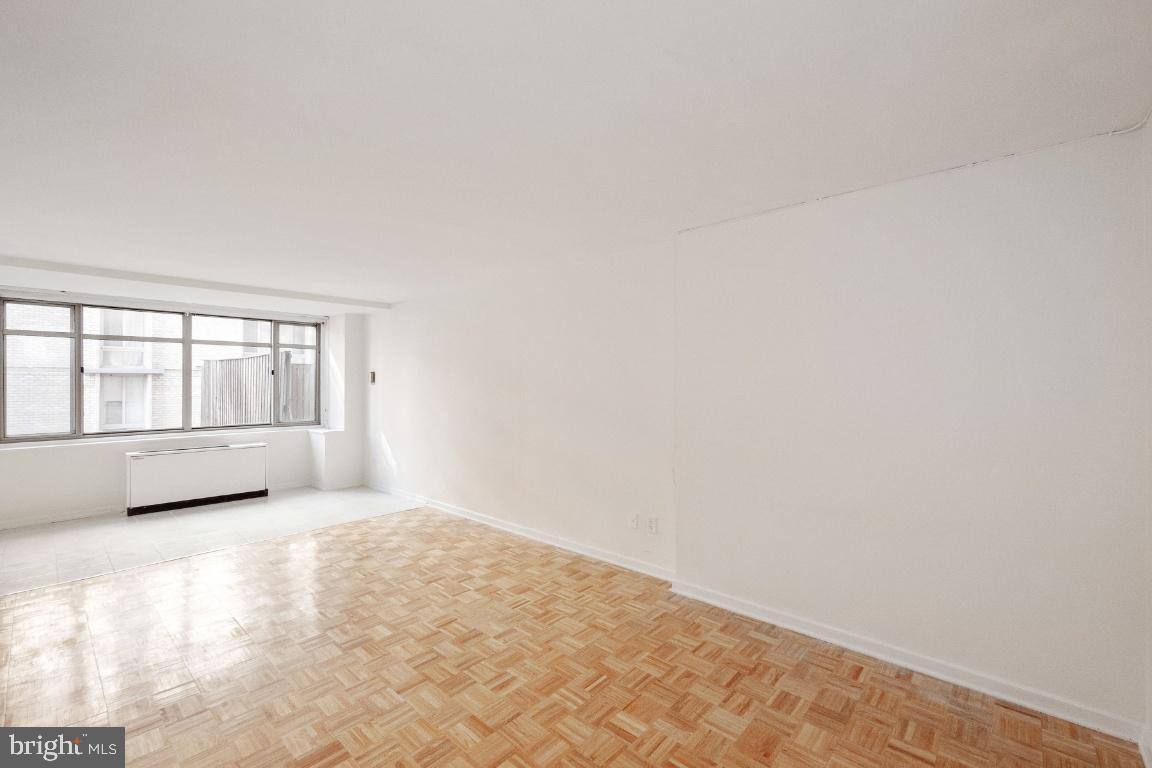 Townhouse for rent at 940 25th St NW #103S, Washington, DC 20037