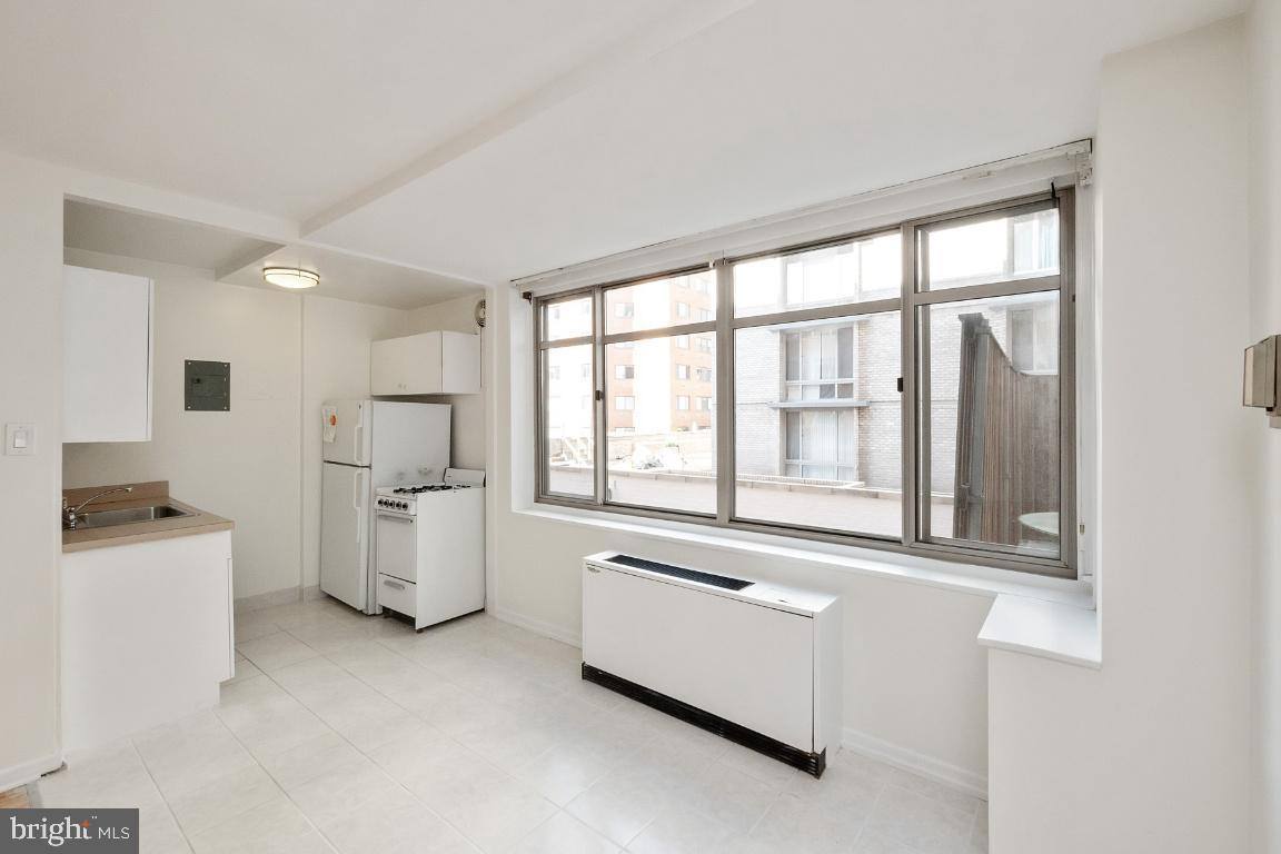 Townhouse for rent at 940 25th St NW #103S, Washington, DC 20037
