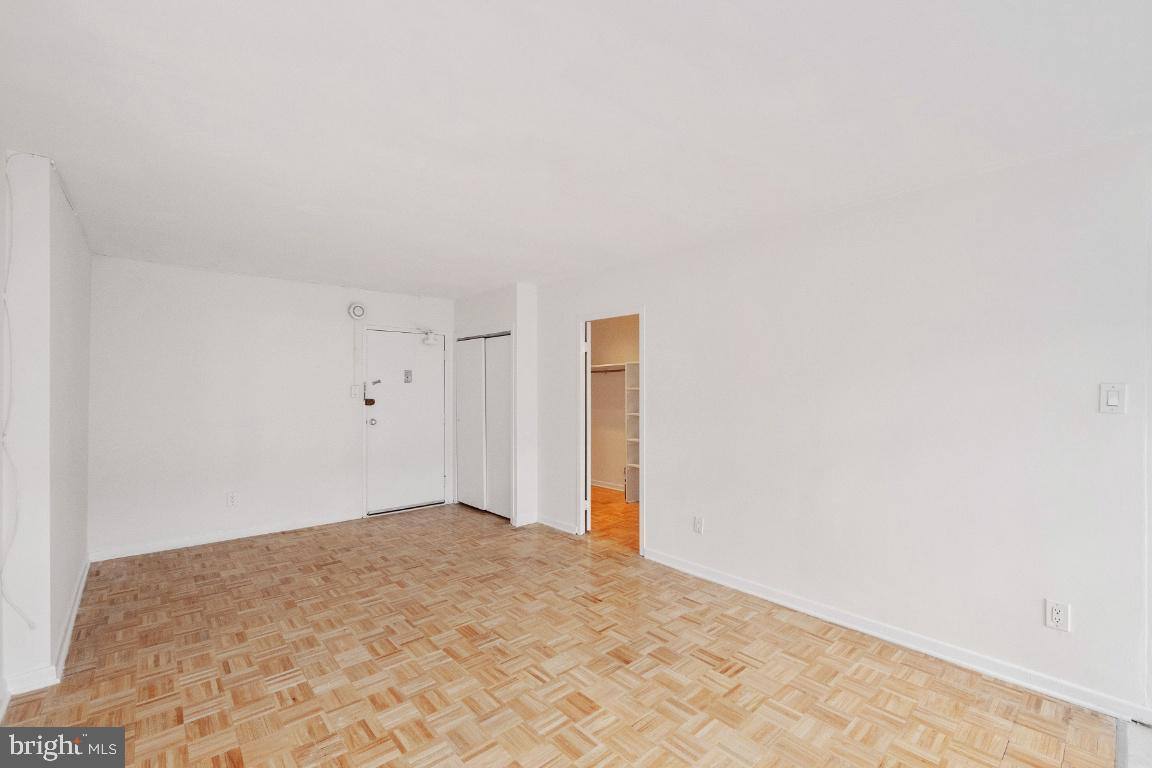 Townhouse for rent at 940 25th St NW #103S, Washington, DC 20037