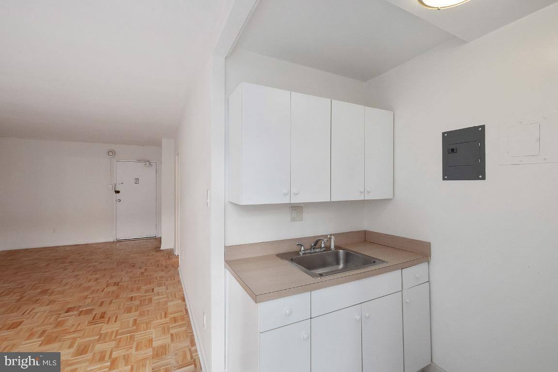 Townhouse for rent at 940 25th St NW #103S, Washington, DC 20037