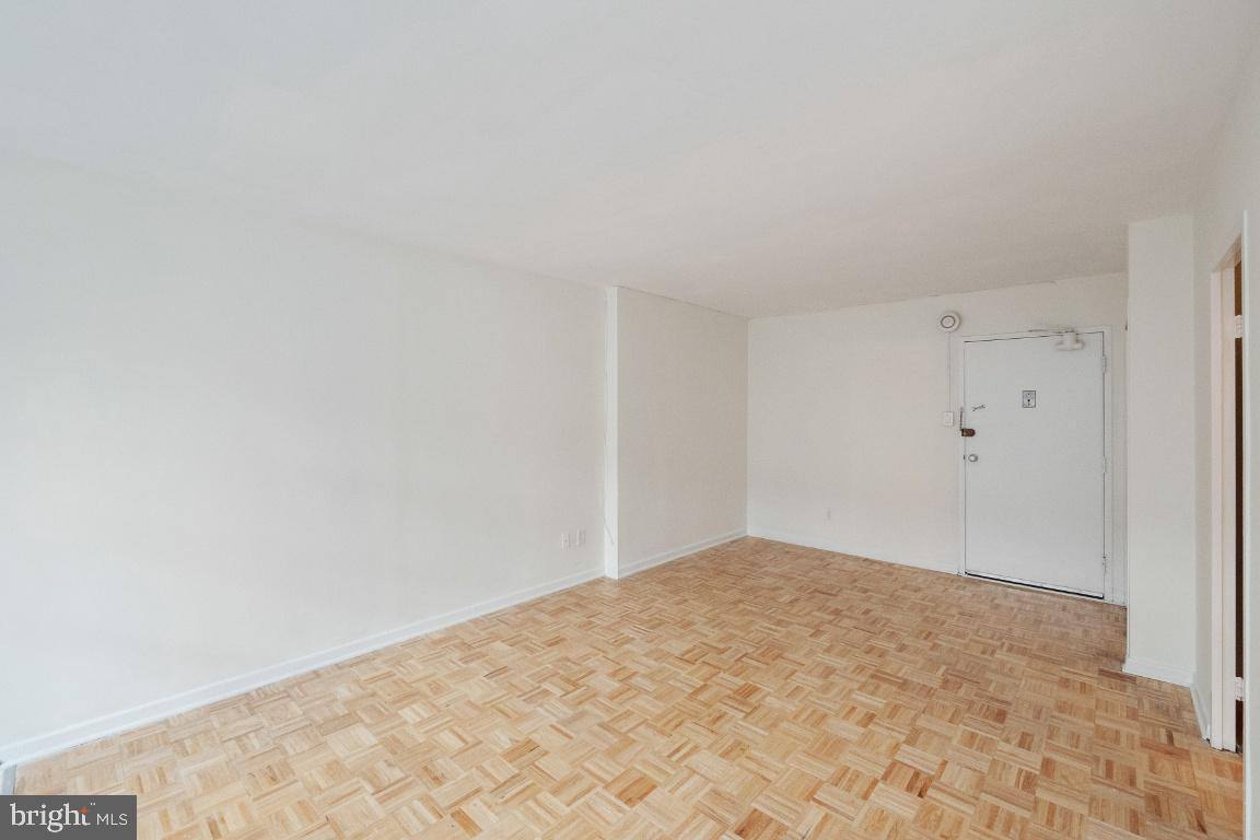 Townhouse for rent at 940 25th St NW #103S, Washington, DC 20037