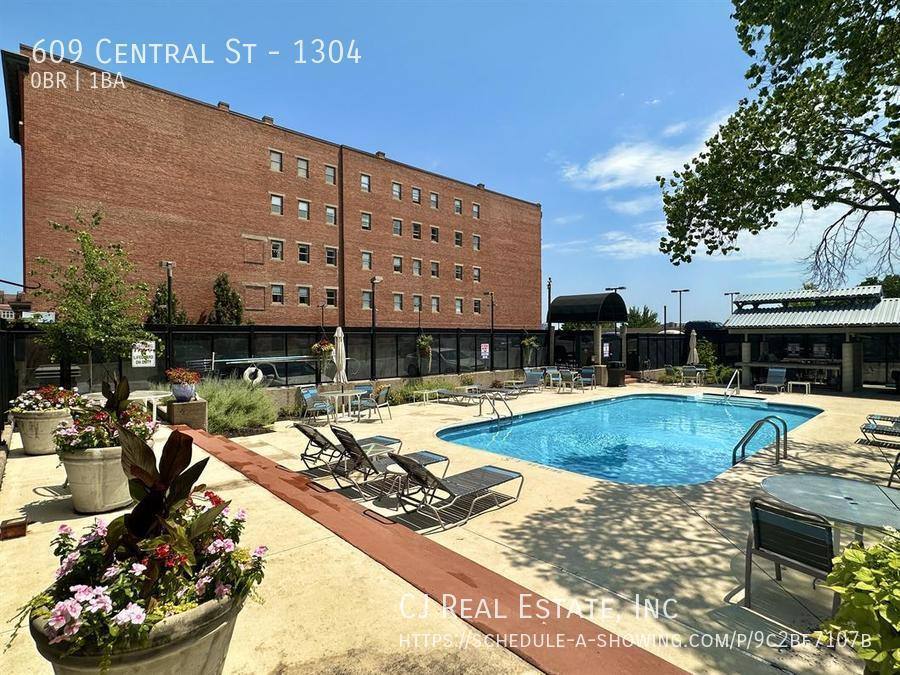 Apartment for rent at 609 Central St #1304, Kansas City, MO 64105