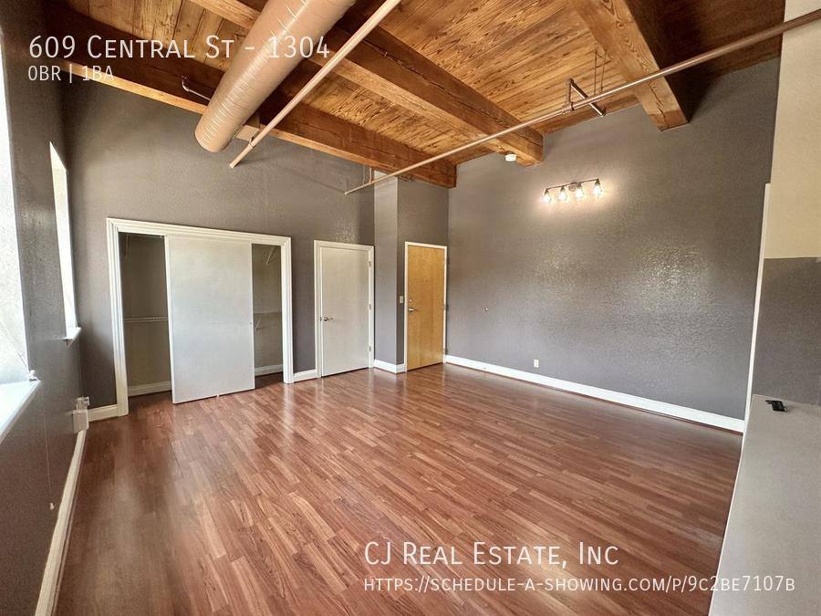 Apartment for rent at 609 Central St #1304, Kansas City, MO 64105