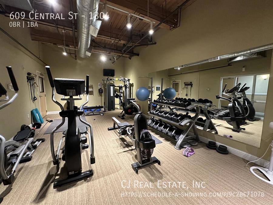 Apartment for rent at 609 Central St #1304, Kansas City, MO 64105