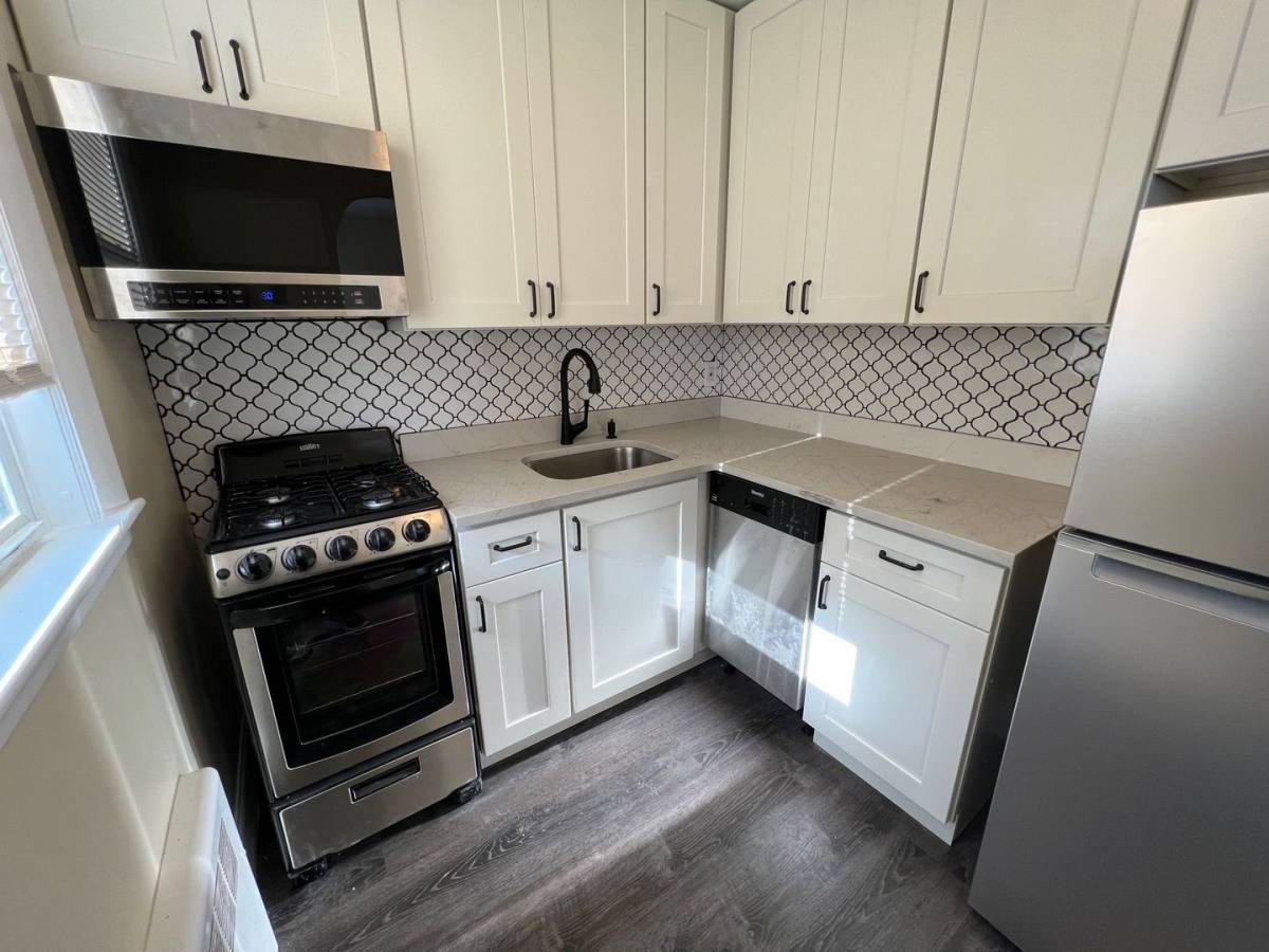 Apartment for rent at 87-90 Winthrop Shore Dr, Winthrop, MA 02152