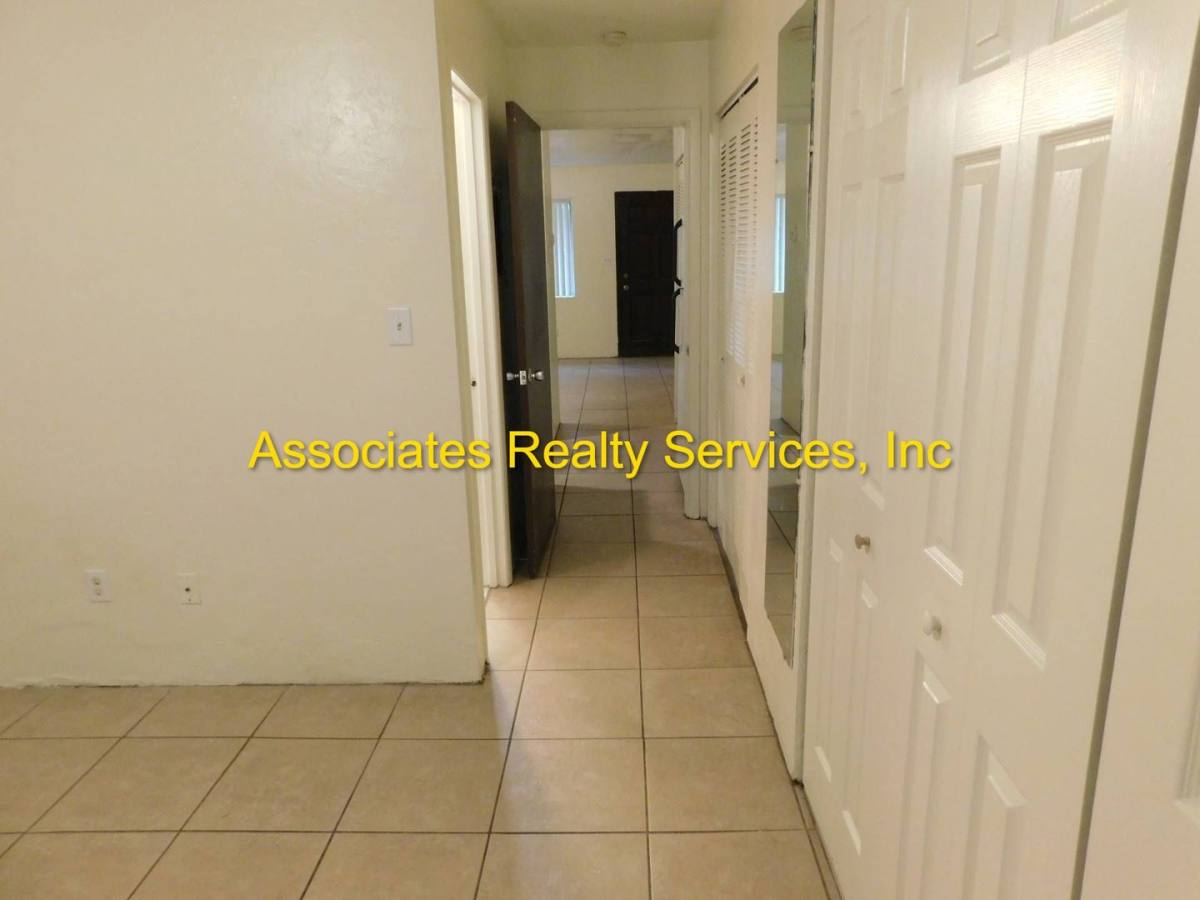 Apartment for rent at 710 NW 16th Ave, Gainesville, FL 32601