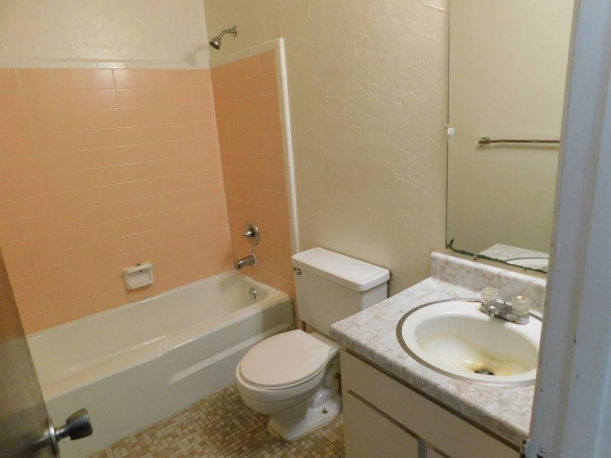Apartment for rent at 710 NW 16th Ave, Gainesville, FL 32601