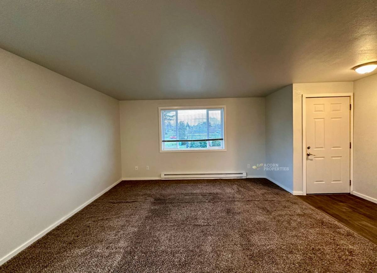 Apartment for rent at 413 SE Maylor St, Oak Harbor, WA 98277
