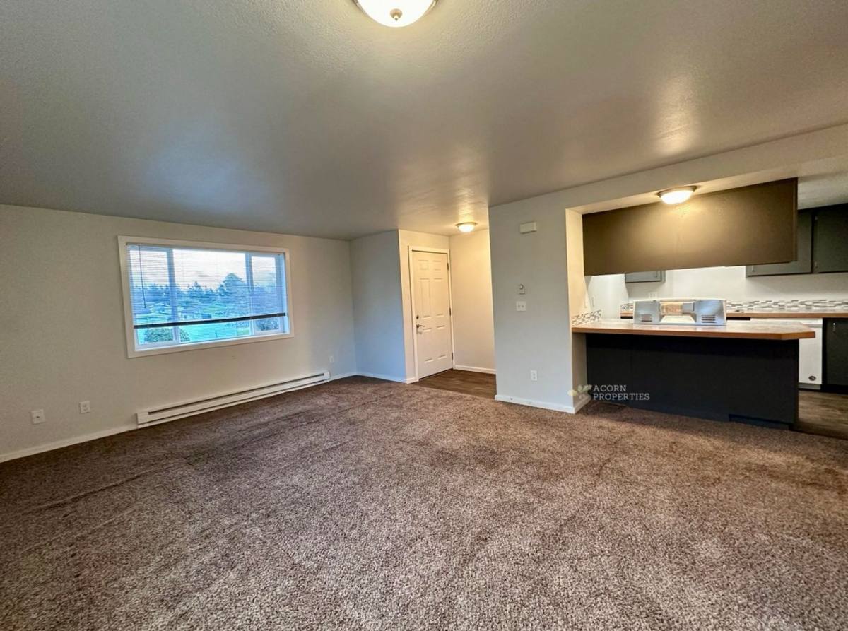 Apartment for rent at 413 SE Maylor St, Oak Harbor, WA 98277