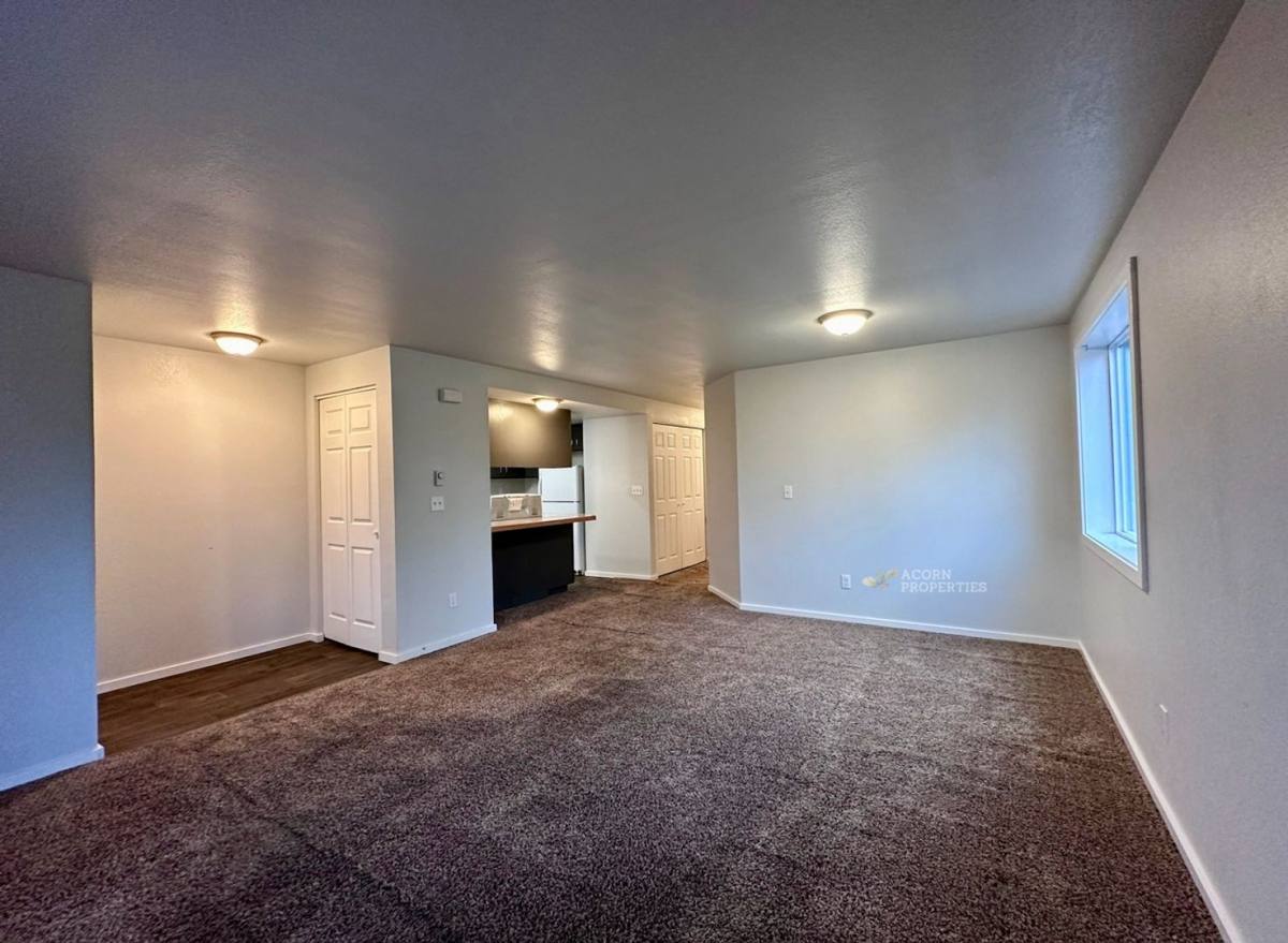 Apartment for rent at 413 SE Maylor St, Oak Harbor, WA 98277