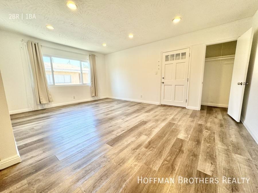 Apartment for rent at 1320 S Ridgeley Dr #5, Los Angeles, CA 90019