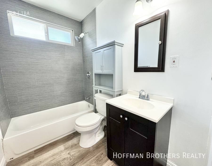 Apartment for rent at 1320 S Ridgeley Dr #5, Los Angeles, CA 90019