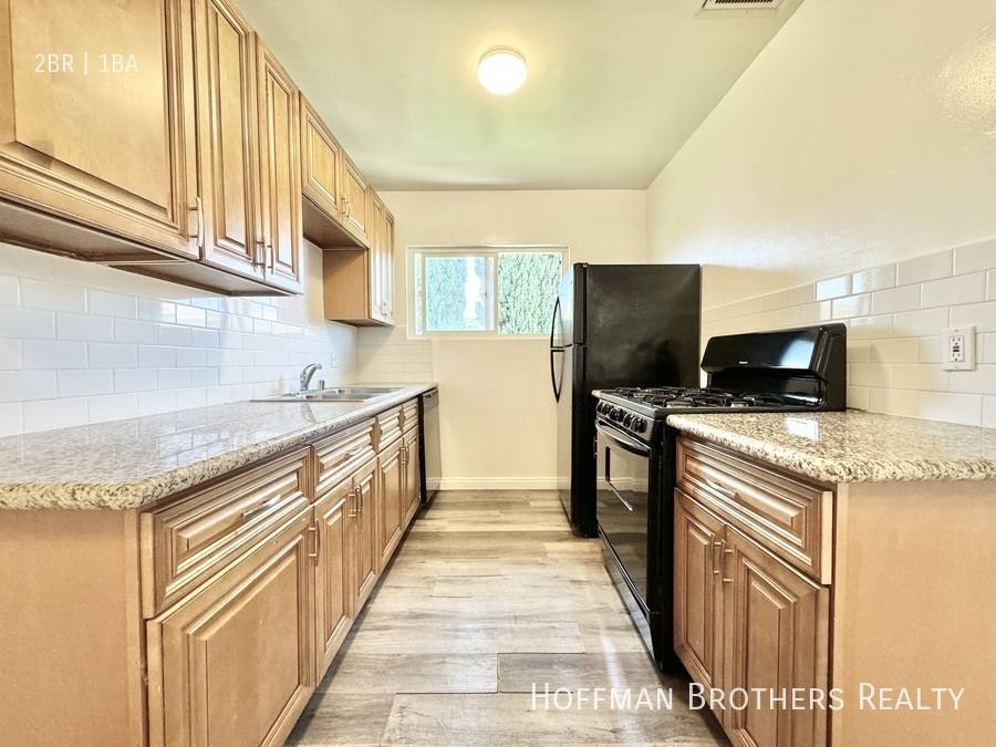 Apartment for rent at 1320 S Ridgeley Dr #5, Los Angeles, CA 90019