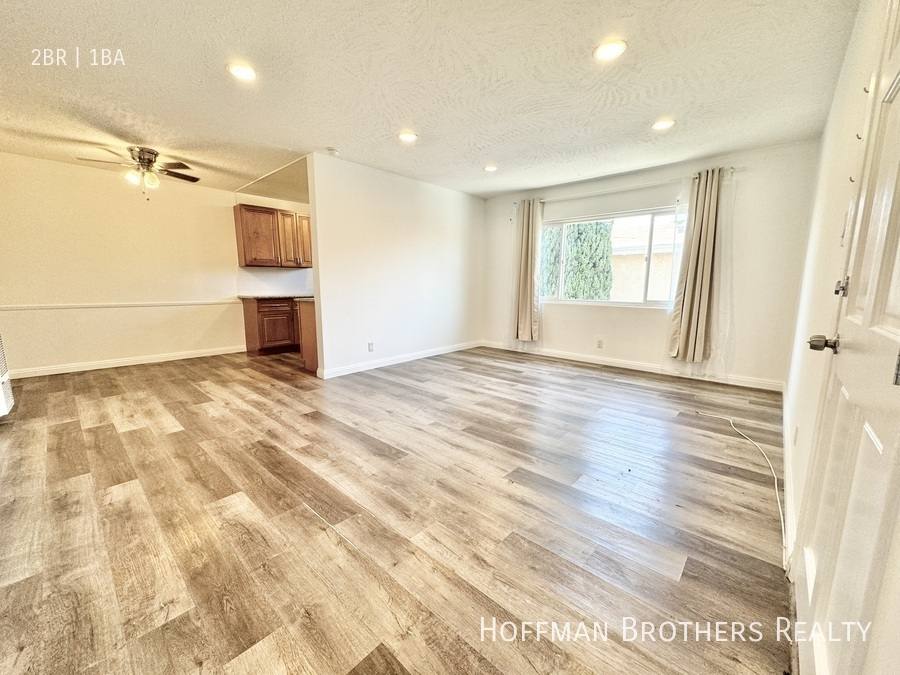 Apartment for rent at 1320 S Ridgeley Dr #5, Los Angeles, CA 90019